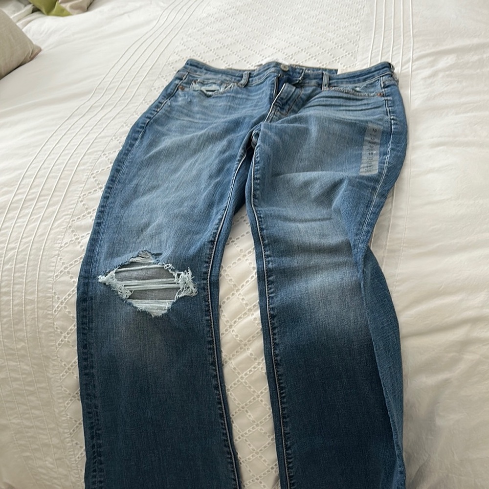 American Eagle Blue Distressed Jeans - Picture 3 of 7